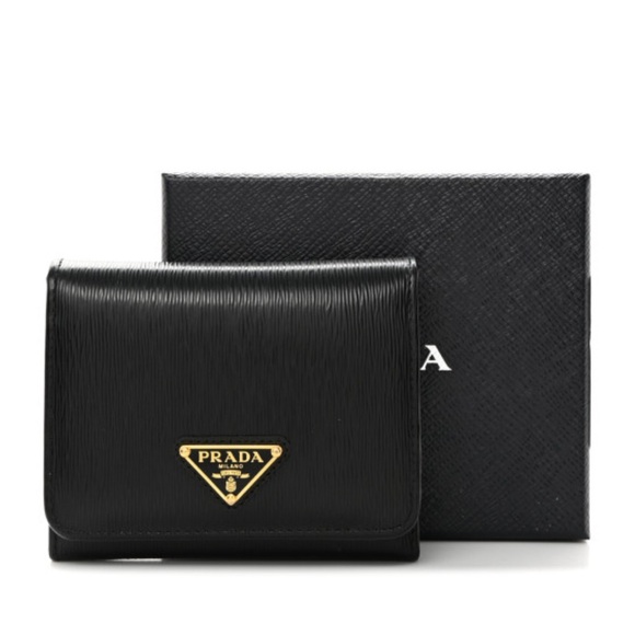 Lux! Prada Wallet Black Leather Card Holder lux brand
Look brand new - Picture 3 of 14